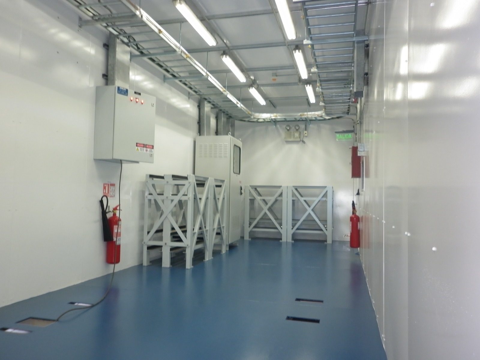 Fabricación de salas eléctricas en planta ARMETAL